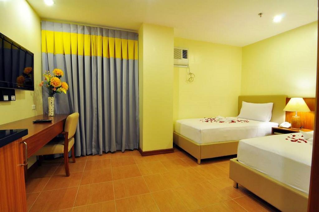 The Well Hotel Cebu Esterno foto