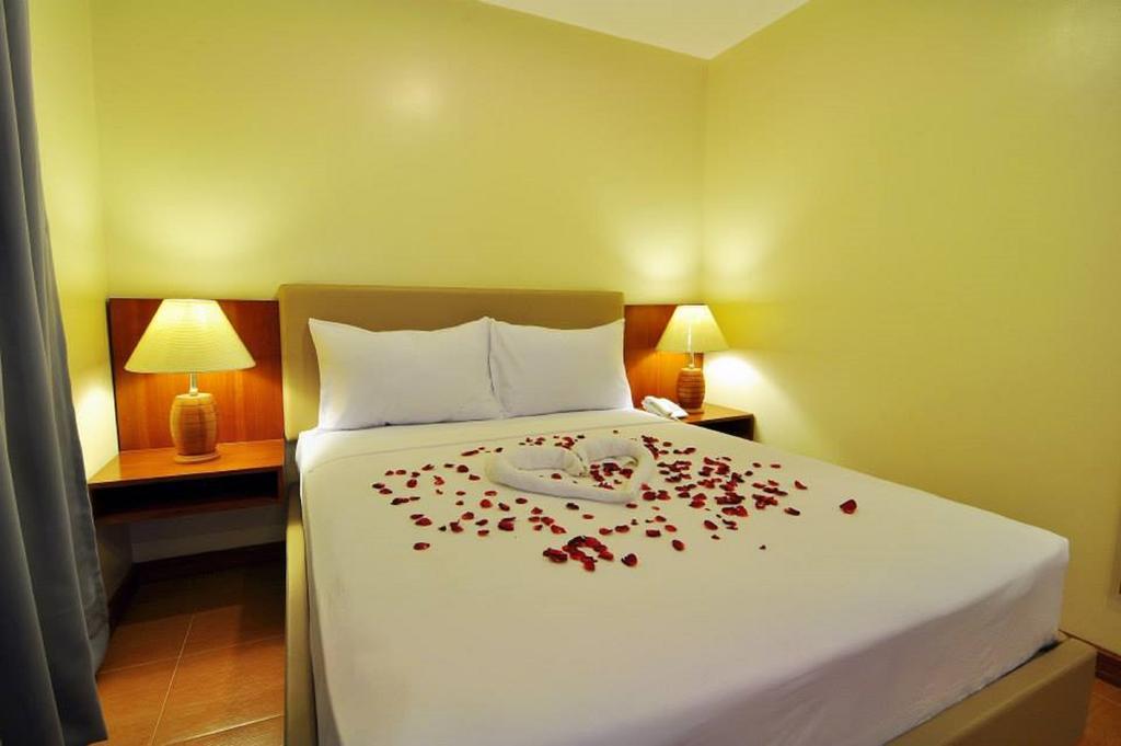The Well Hotel Cebu Esterno foto