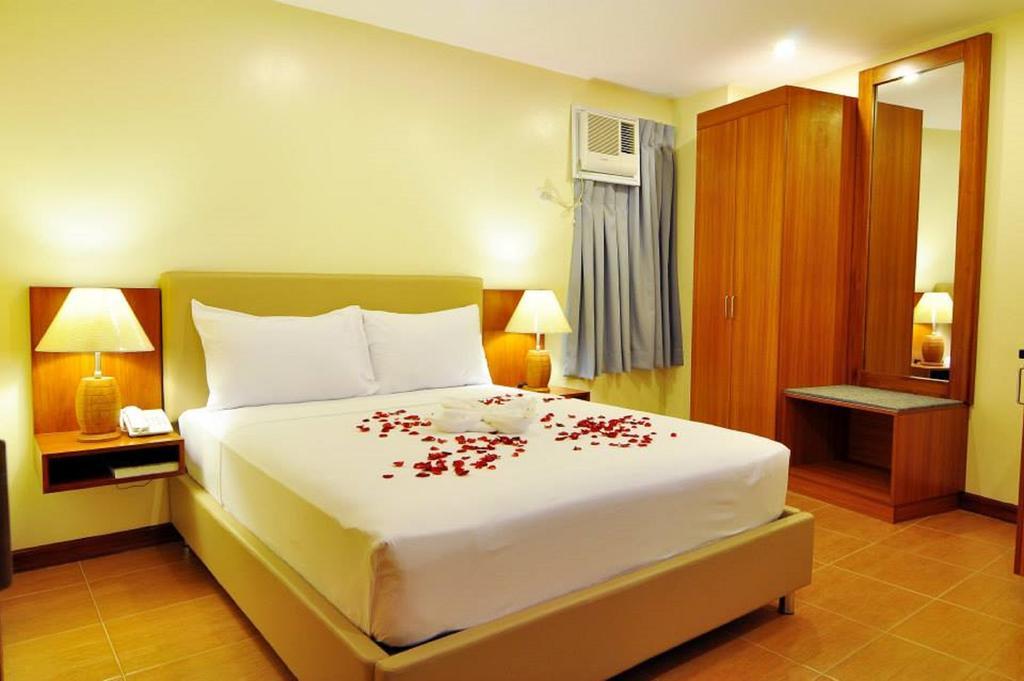 The Well Hotel Cebu Esterno foto