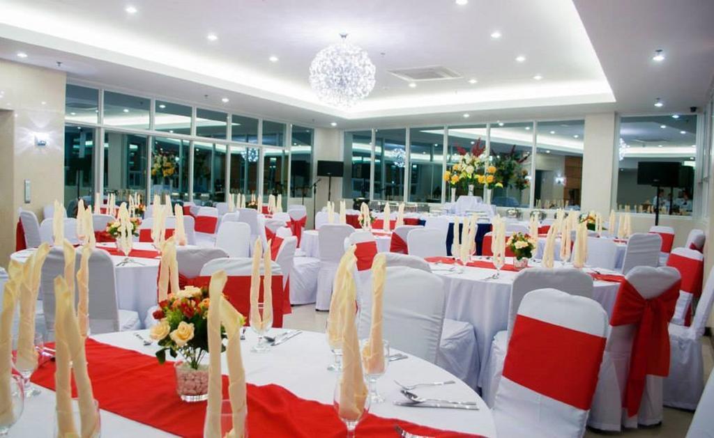 The Well Hotel Cebu Esterno foto