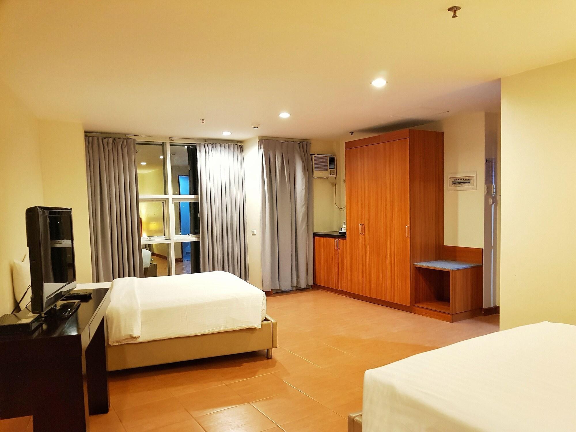 The Well Hotel Cebu Esterno foto
