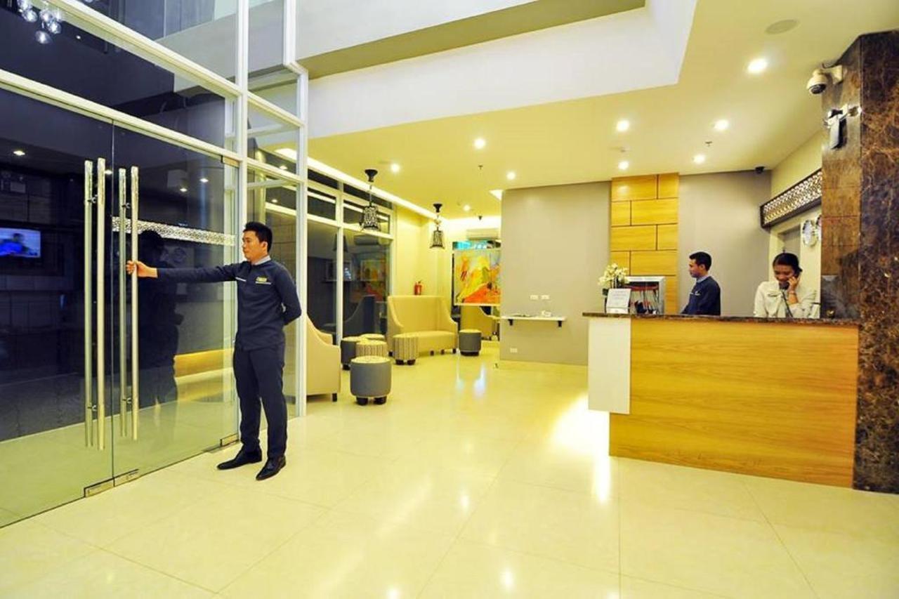 The Well Hotel Cebu Esterno foto