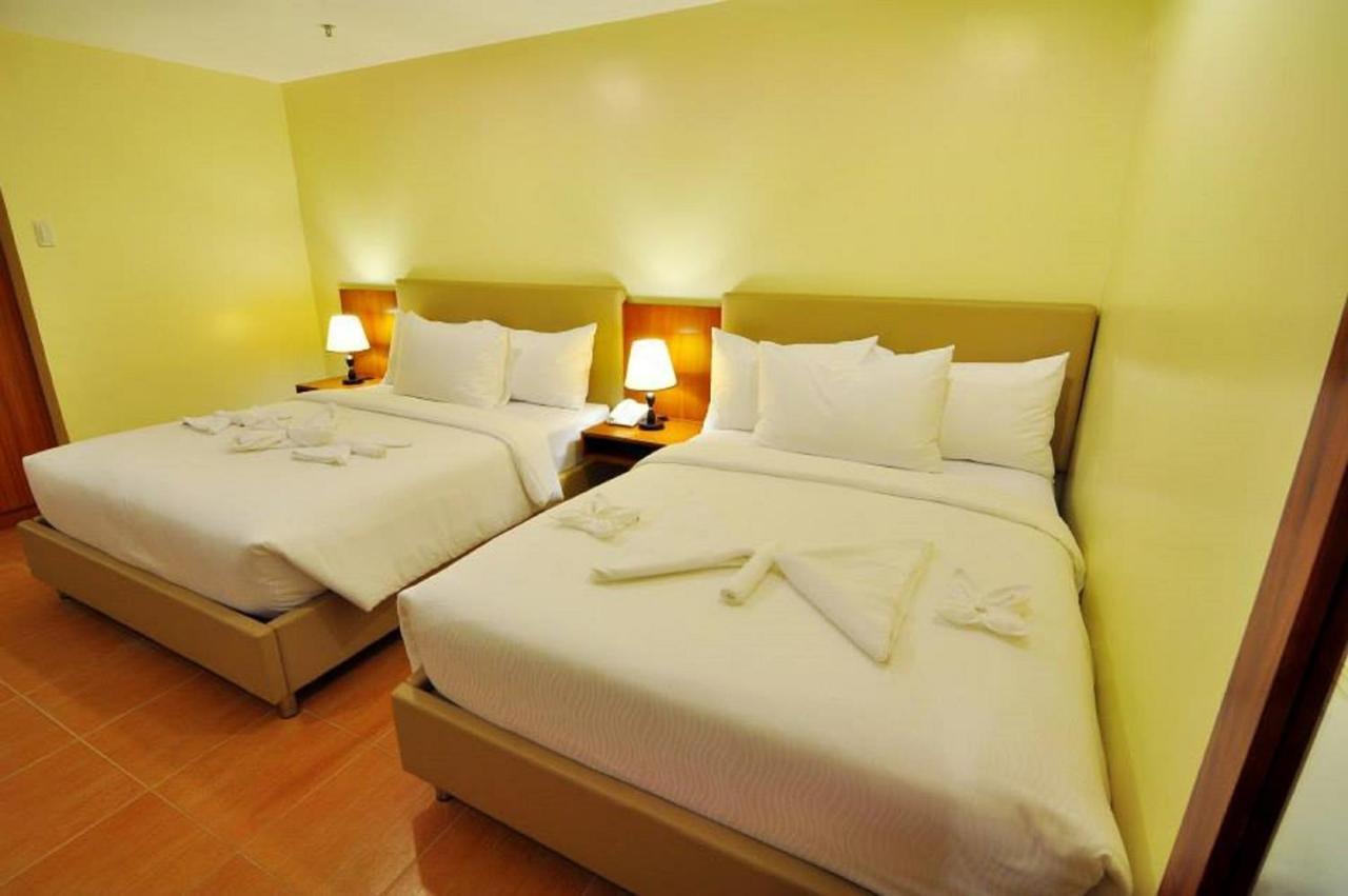 The Well Hotel Cebu Esterno foto